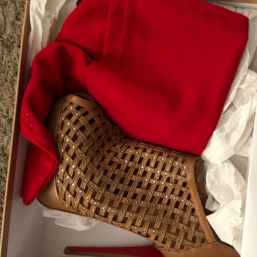 AUTHENTIC Christian Louboutin Kasha 150 KID